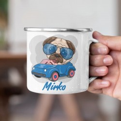 Plechový hrnček Mopslík v aute
